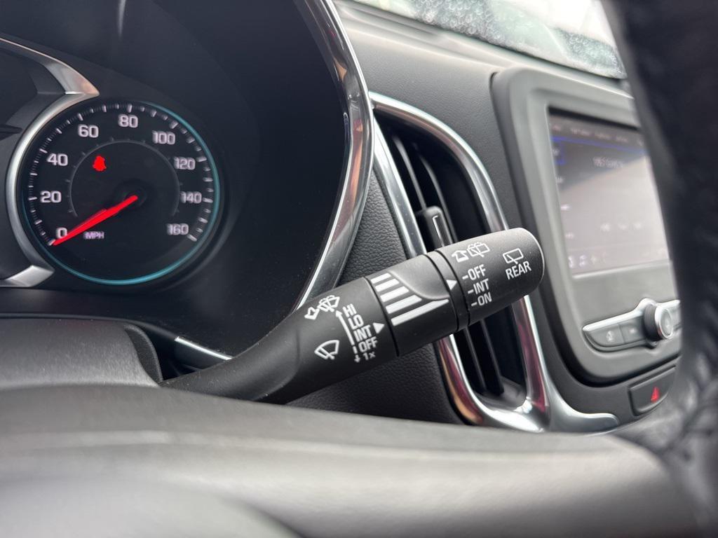 used 2021 Chevrolet Equinox car, priced at $23,115