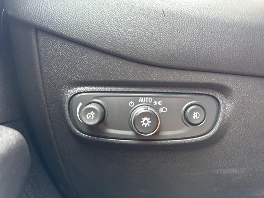 used 2021 Chevrolet Equinox car, priced at $23,115