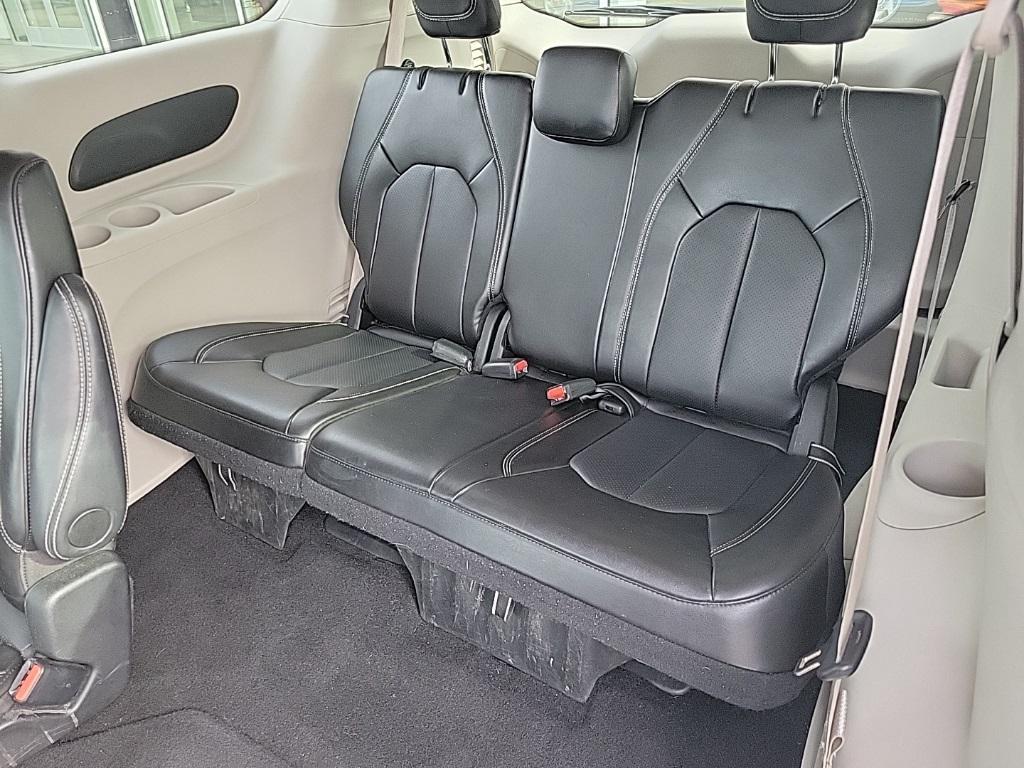 used 2024 Chrysler Pacifica car, priced at $30,957