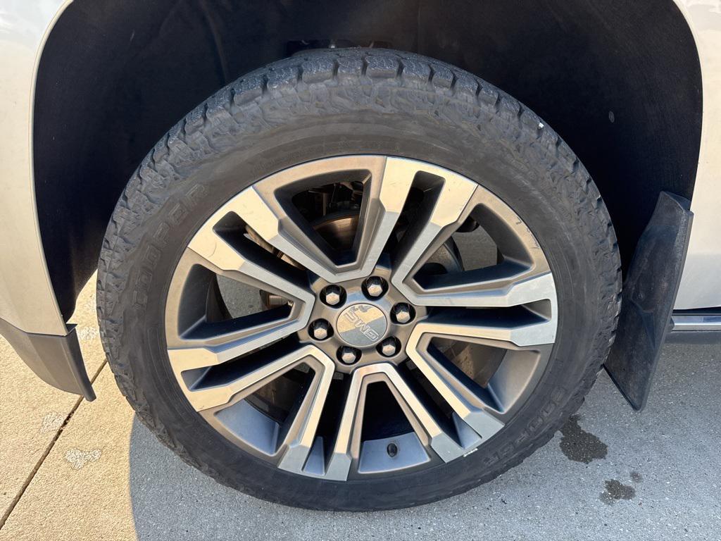 used 2018 GMC Yukon XL car, priced at $27,981