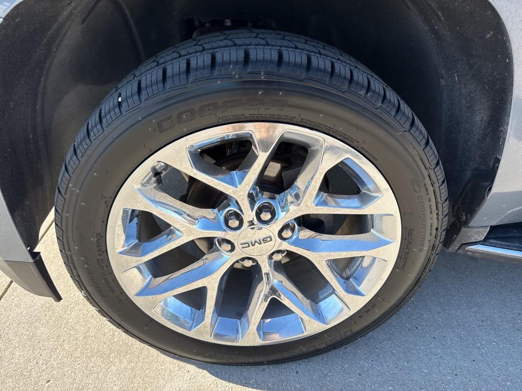 used 2015 GMC Yukon car, priced at $15,612