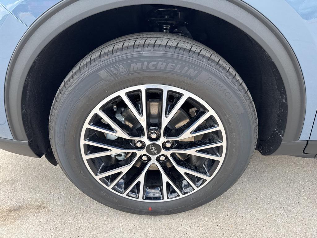 new 2025 Ford Escape PHEV car, priced at $40,140