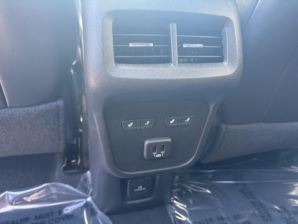 used 2022 Chevrolet Equinox car, priced at $22,310