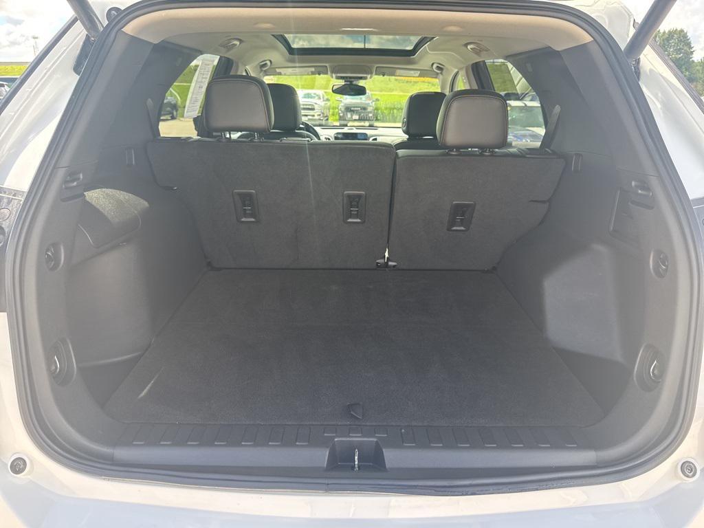 used 2022 Chevrolet Equinox car, priced at $22,310