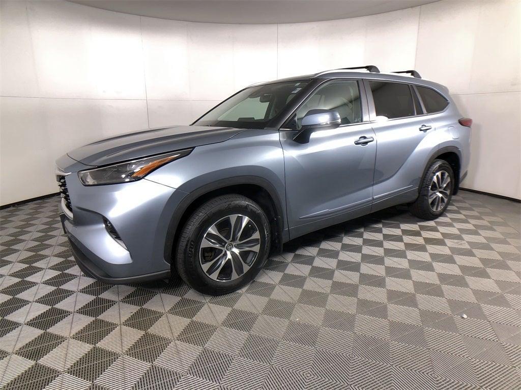 used 2023 Toyota Highlander car, priced at $35,598