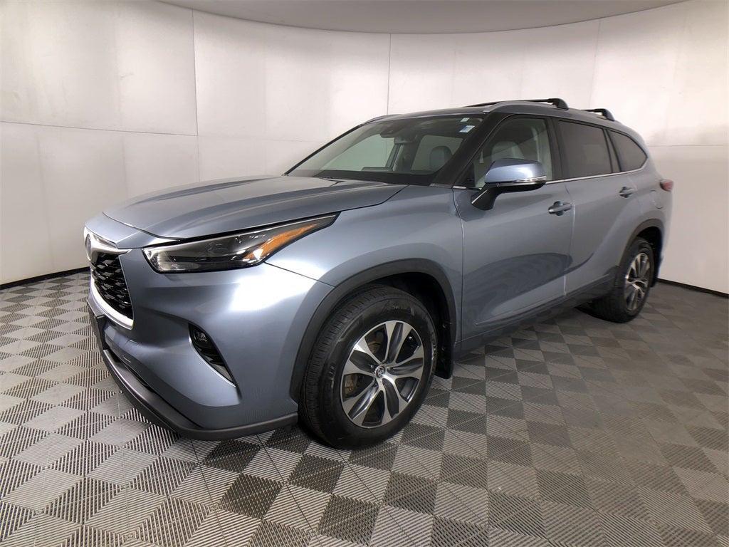 used 2023 Toyota Highlander car, priced at $35,598