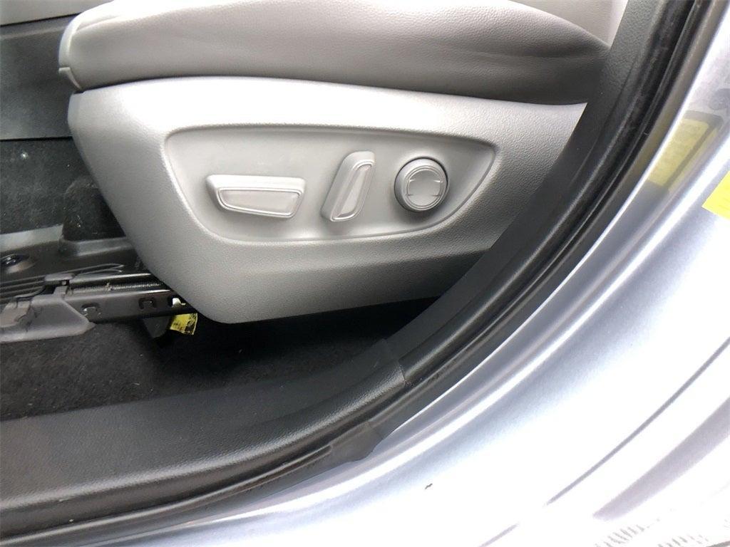 used 2023 Toyota Highlander car, priced at $35,598