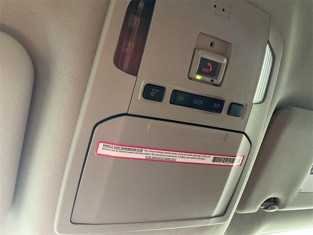 used 2023 Toyota Highlander car, priced at $31,598