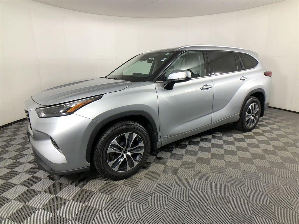 used 2022 Toyota Highlander Hybrid car, priced at $38,998