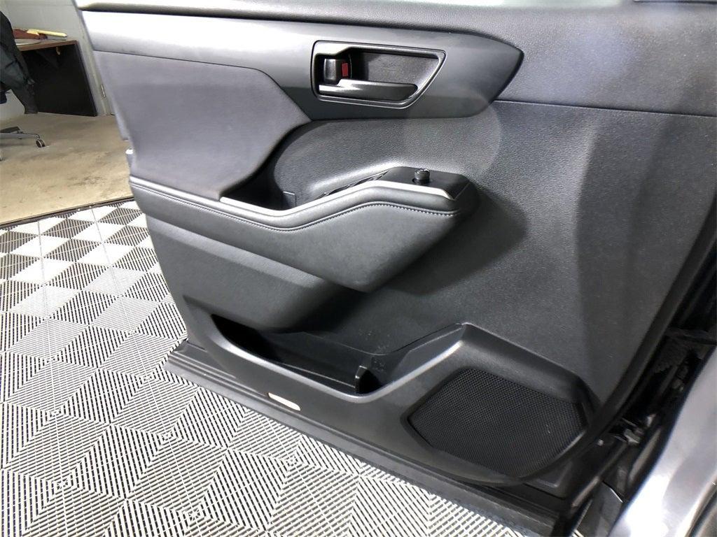 used 2023 Toyota Highlander car, priced at $30,298