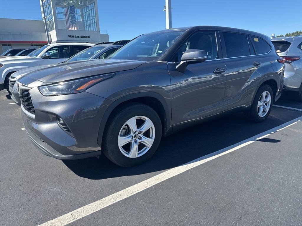 used 2023 Toyota Highlander car, priced at $34,598