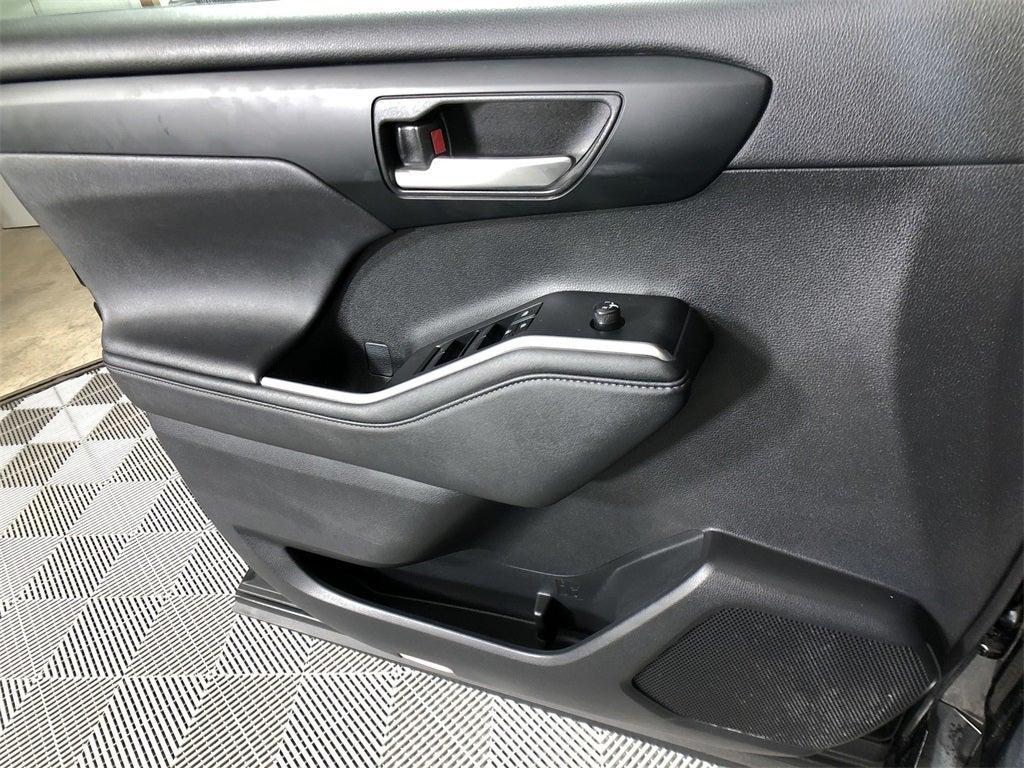 used 2024 Toyota Highlander car, priced at $44,298
