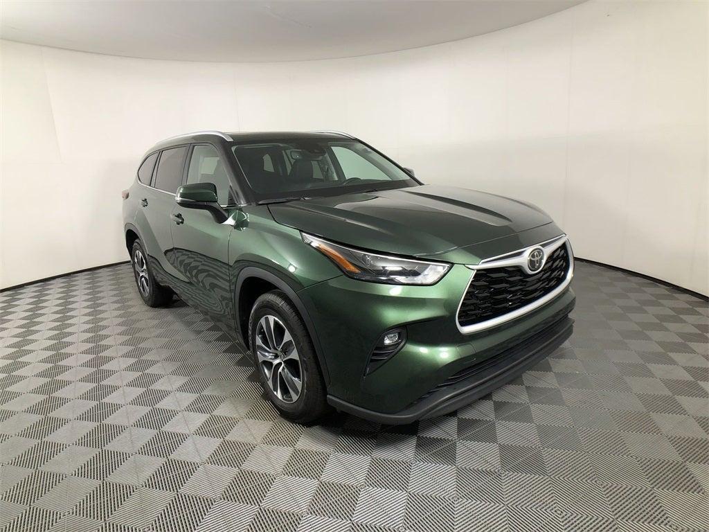 used 2024 Toyota Highlander car, priced at $43,498