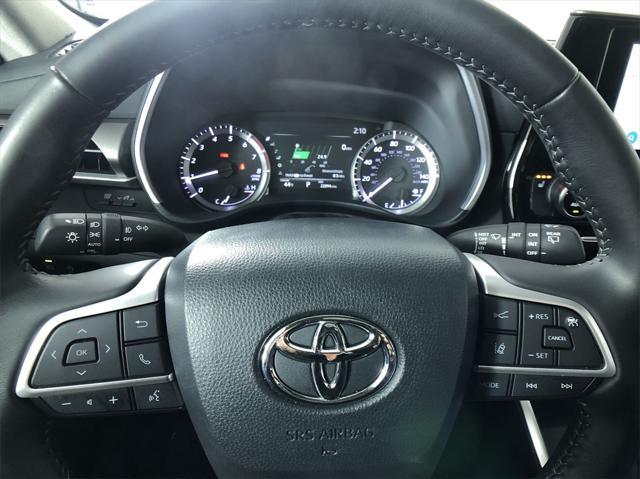 used 2024 Toyota Highlander car, priced at $45,298