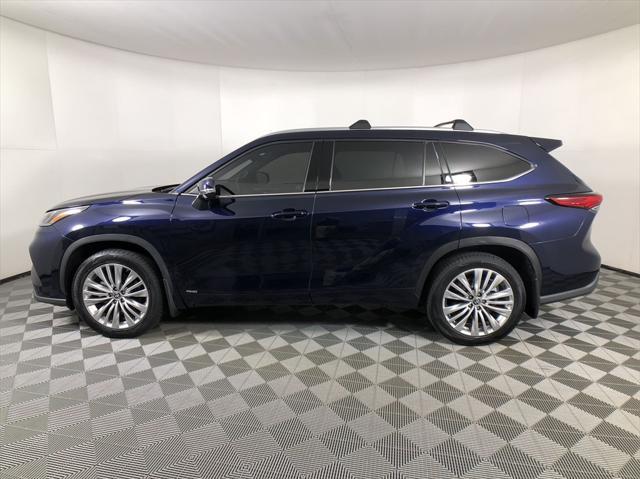 used 2023 Toyota Highlander Hybrid car, priced at $46,998