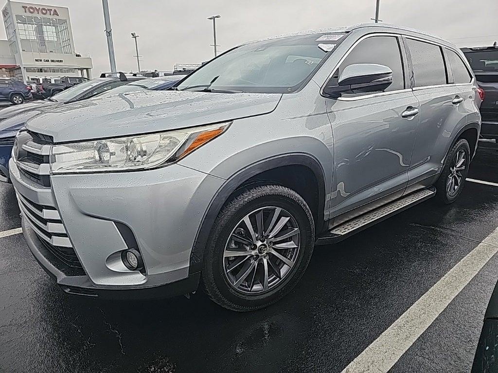 used 2019 Toyota Highlander car, priced at $25,998