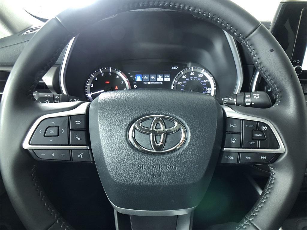 used 2024 Toyota Highlander car, priced at $43,598