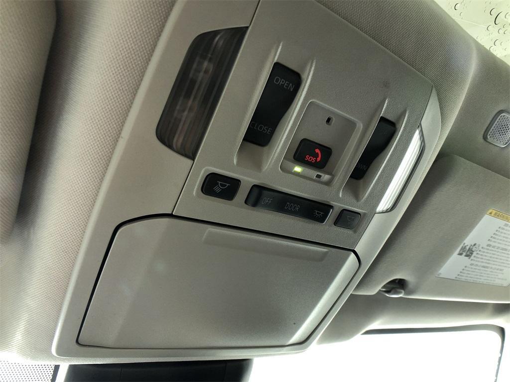 used 2024 Toyota Highlander car, priced at $43,598