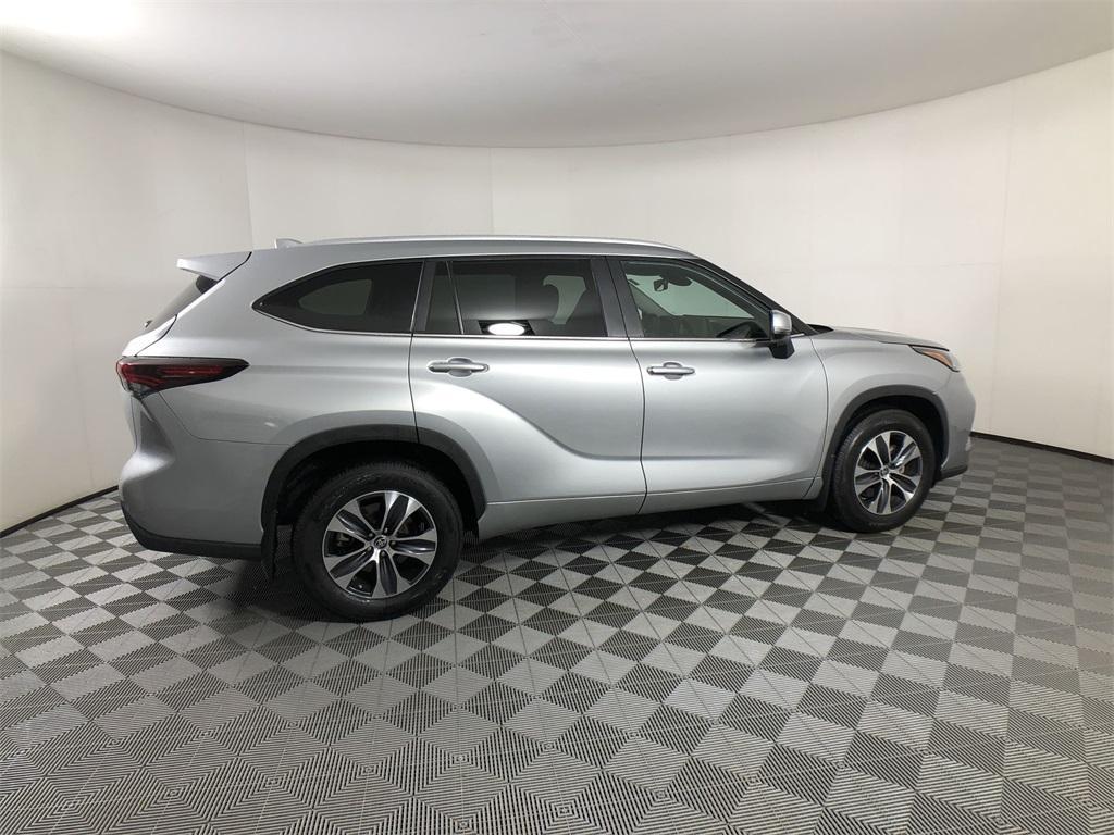 used 2024 Toyota Highlander car, priced at $43,598