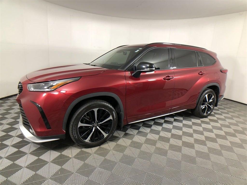 used 2021 Toyota Highlander car, priced at $37,598