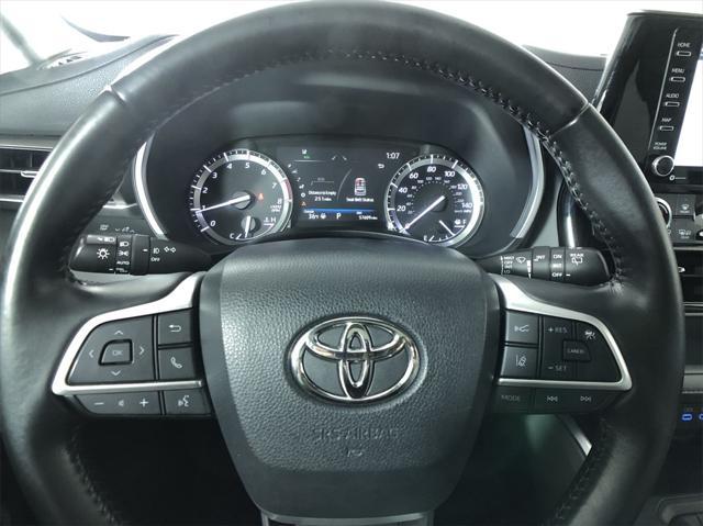 used 2022 Toyota Highlander car, priced at $33,698