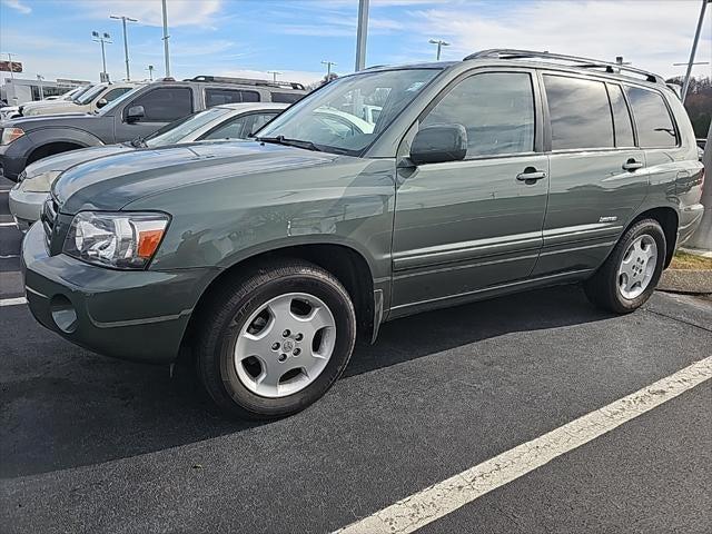 used 2006 Toyota Highlander car, priced at $8,498