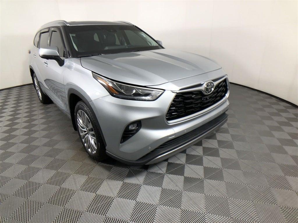 used 2024 Toyota Highlander car, priced at $50,498