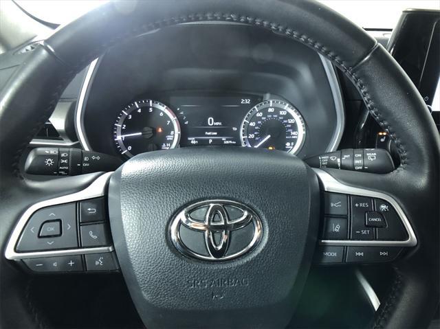 used 2023 Toyota Highlander car, priced at $38,998