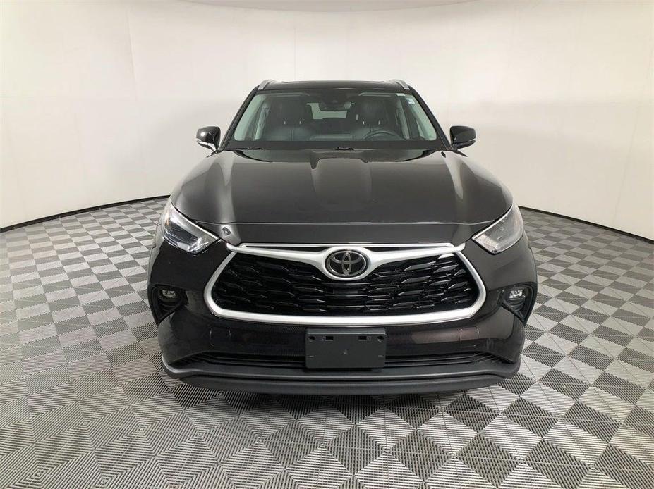 used 2022 Toyota Highlander car, priced at $34,798