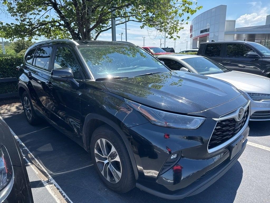 used 2024 Toyota Highlander car, priced at $43,498