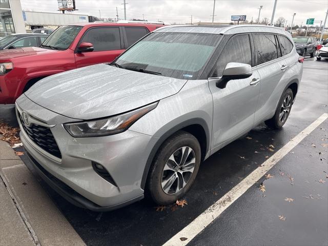 used 2020 Toyota Highlander car, priced at $26,998