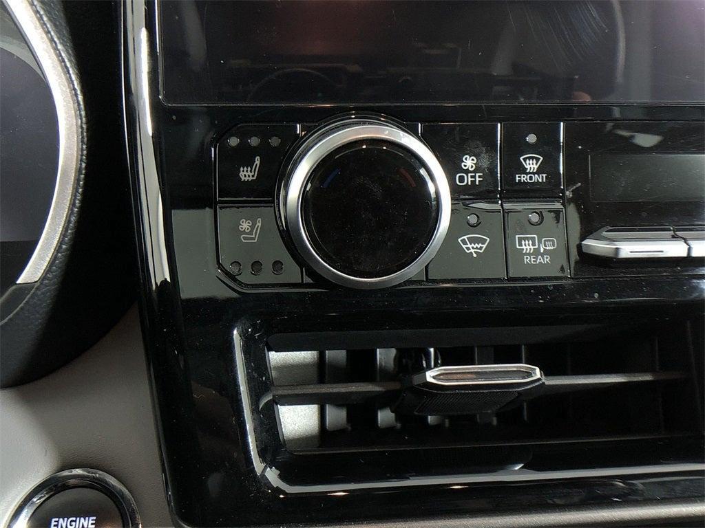 used 2023 Toyota Highlander car, priced at $37,998