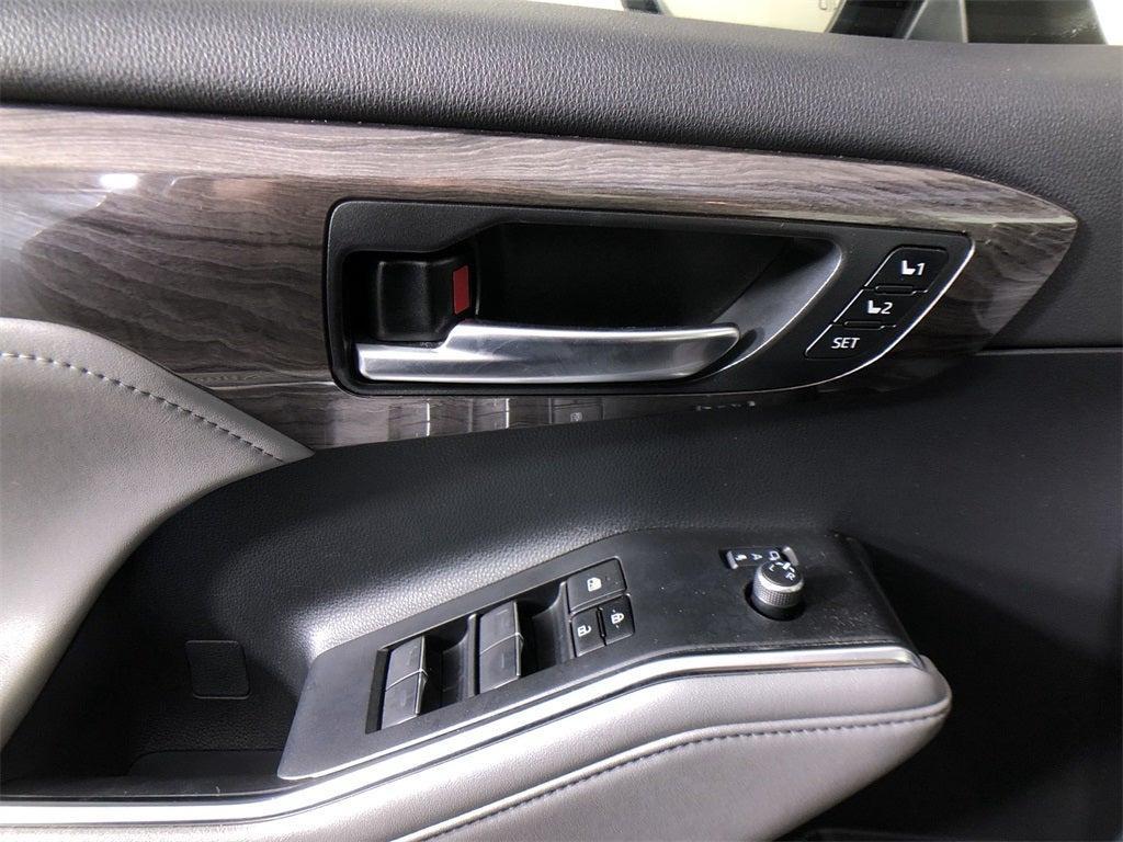 used 2023 Toyota Highlander car, priced at $37,998