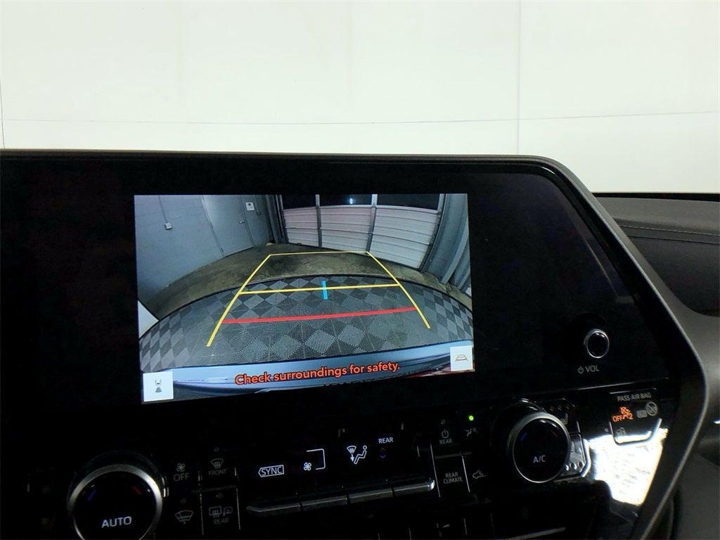 used 2023 Toyota Highlander car, priced at $37,998