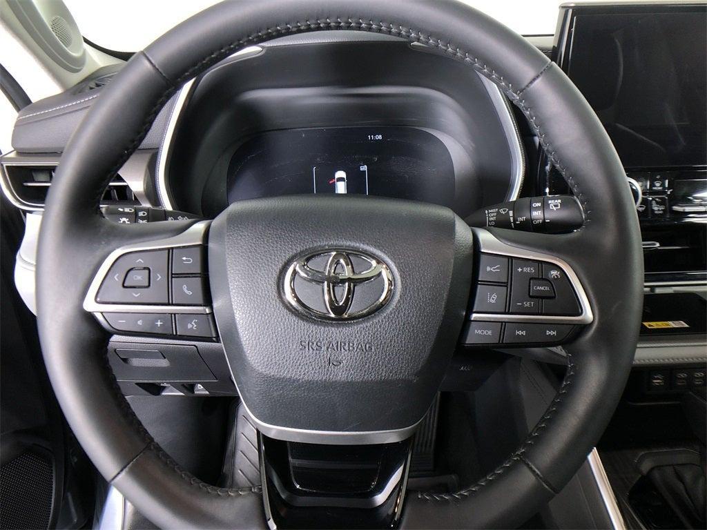used 2023 Toyota Highlander car, priced at $37,998
