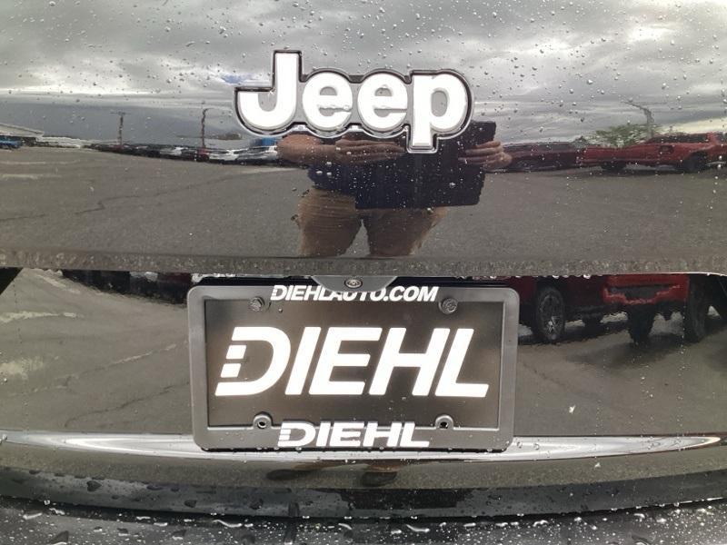 new 2025 Jeep Grand Cherokee L car