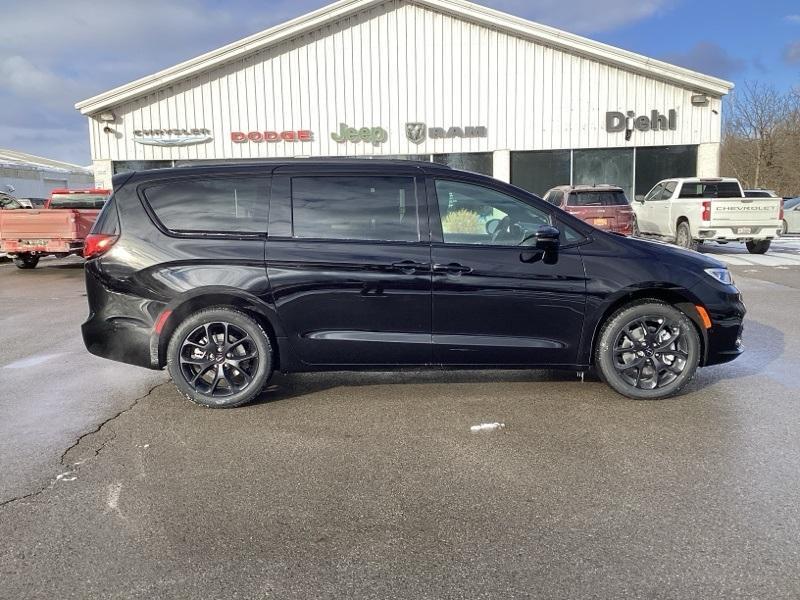 new 2025 Chrysler Pacifica car, priced at $50,541