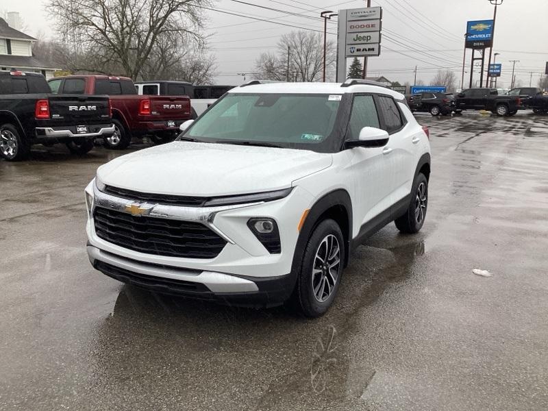 new 2025 Chevrolet TrailBlazer car, priced at $29,357