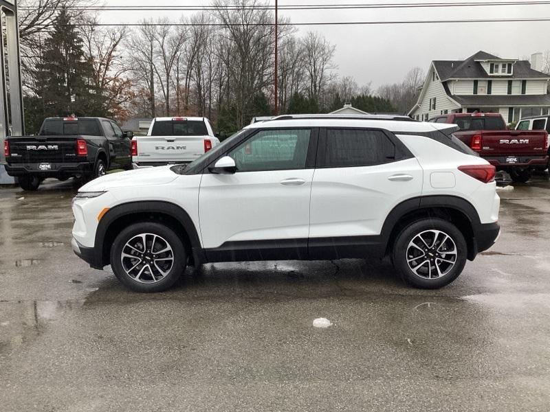 new 2025 Chevrolet TrailBlazer car, priced at $29,357