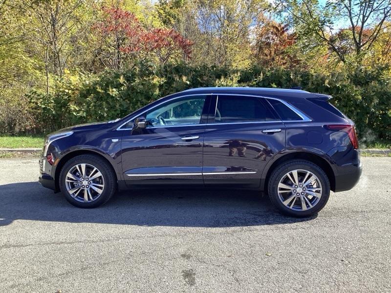 new 2025 Cadillac XT5 car, priced at $53,201