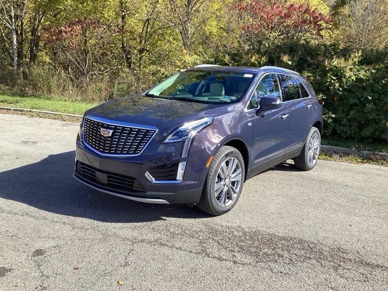 new 2025 Cadillac XT5 car, priced at $53,201