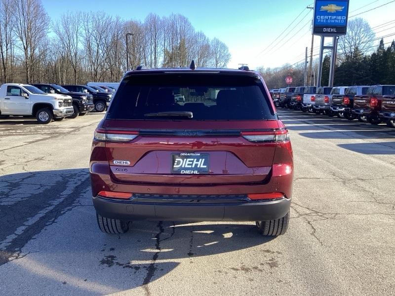 new 2025 Jeep Grand Cherokee car, priced at $41,176