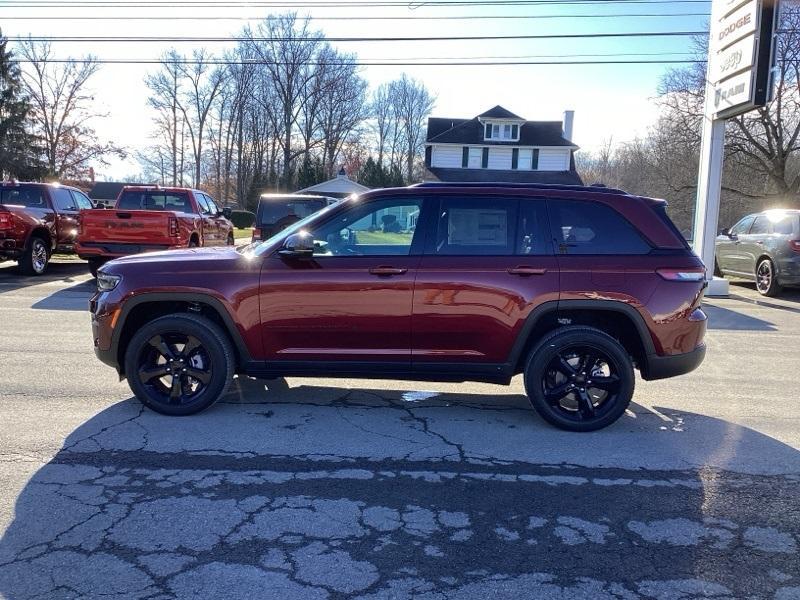 new 2025 Jeep Grand Cherokee car, priced at $41,176