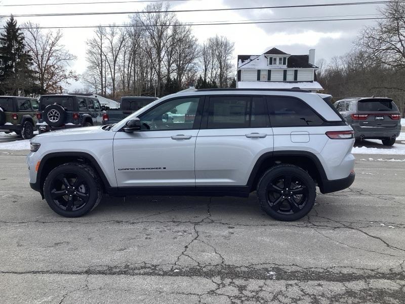 new 2025 Jeep Grand Cherokee car, priced at $43,270