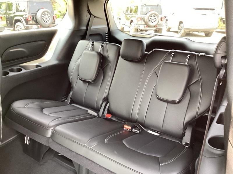 new 2025 Chrysler Pacifica car, priced at $42,247