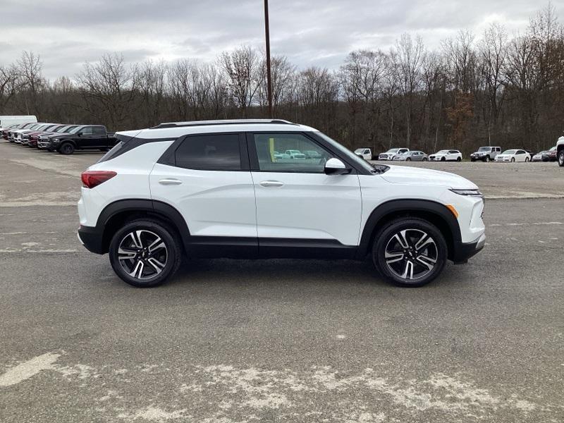 new 2025 Chevrolet TrailBlazer car, priced at $29,284