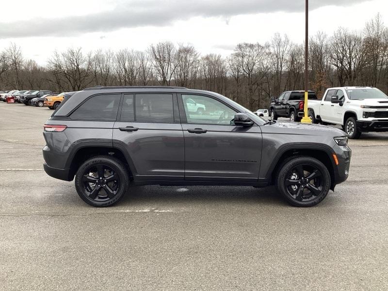 new 2024 Jeep Grand Cherokee car, priced at $40,389