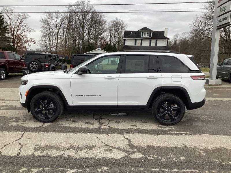 new 2025 Jeep Grand Cherokee car, priced at $41,395