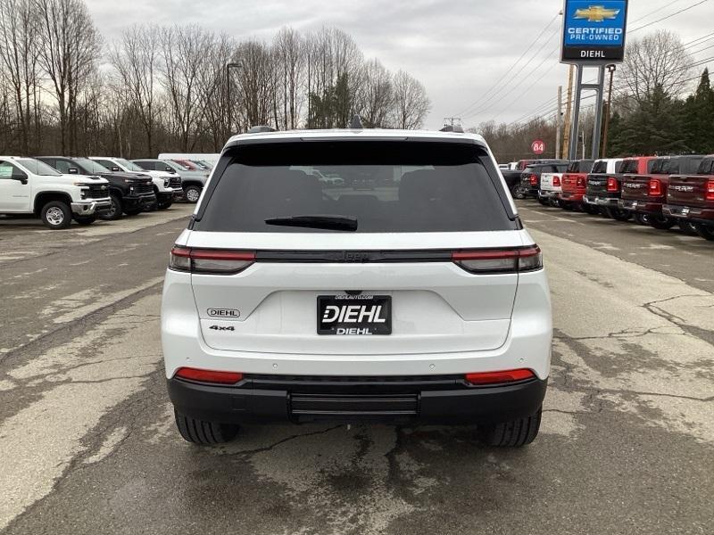 new 2025 Jeep Grand Cherokee car, priced at $41,395