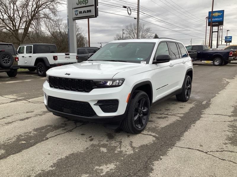 new 2025 Jeep Grand Cherokee car, priced at $41,395